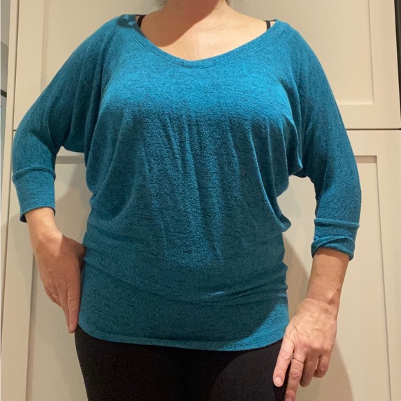 3 for$30 (Bundle)Natural Life Long Top - Picture 6 of 6